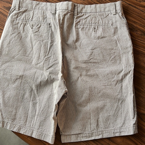 Banana Republic Men’s Emerson short. - Picture 4 of 5